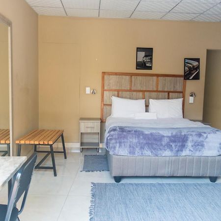 Ondangwa Rest Camp Bed & Breakfast Екстериор снимка