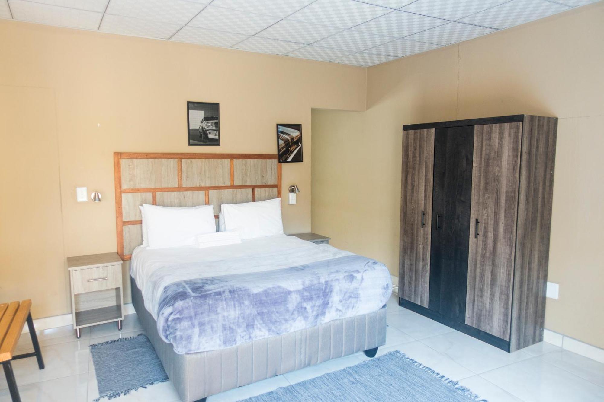 Ondangwa Rest Camp Bed & Breakfast Екстериор снимка